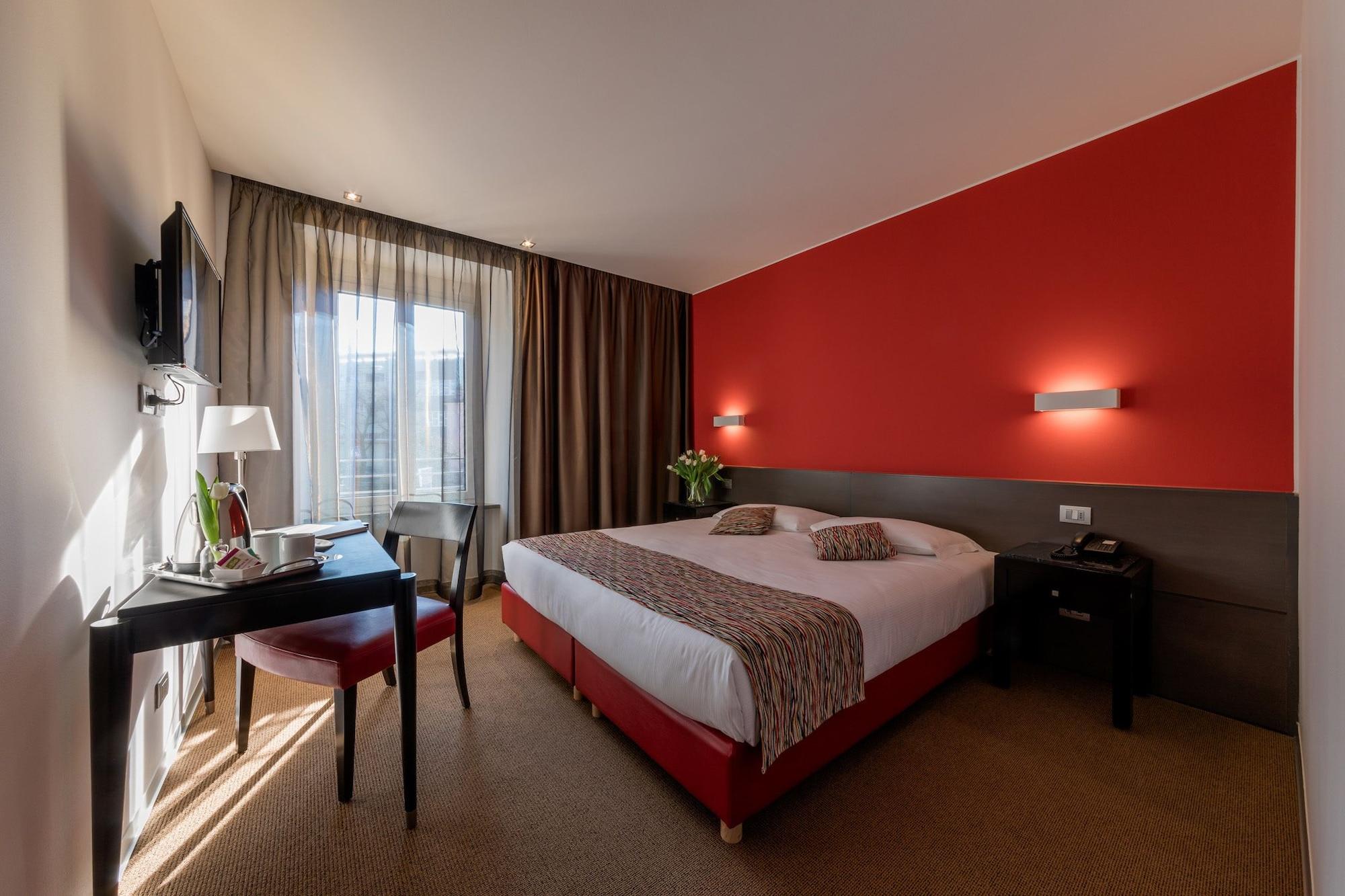 וילה אופיצ'ינה Hotel Valeria מראה חיצוני תמונה