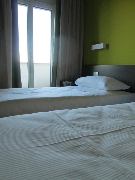 וילה אופיצ'ינה Hotel Valeria חדר תמונה