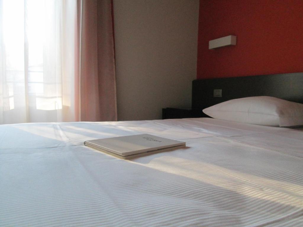 וילה אופיצ'ינה Hotel Valeria חדר תמונה