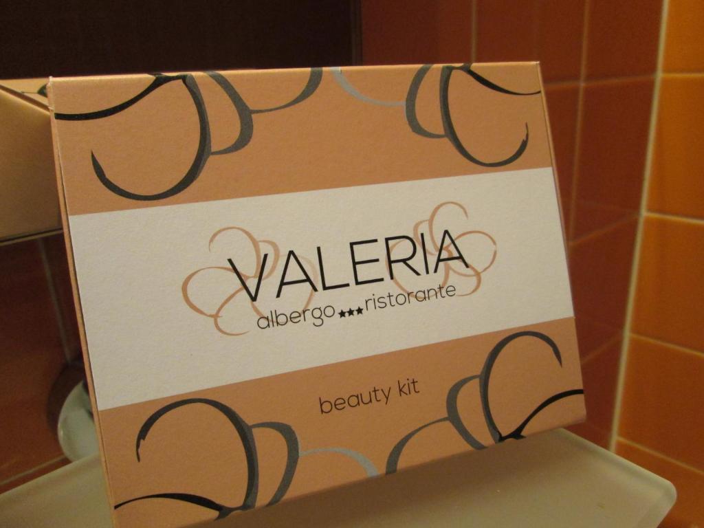 וילה אופיצ'ינה Hotel Valeria חדר תמונה