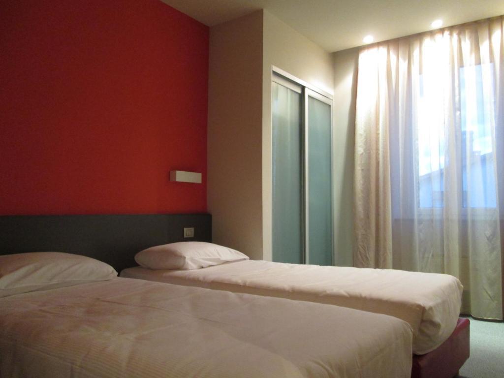 וילה אופיצ'ינה Hotel Valeria חדר תמונה