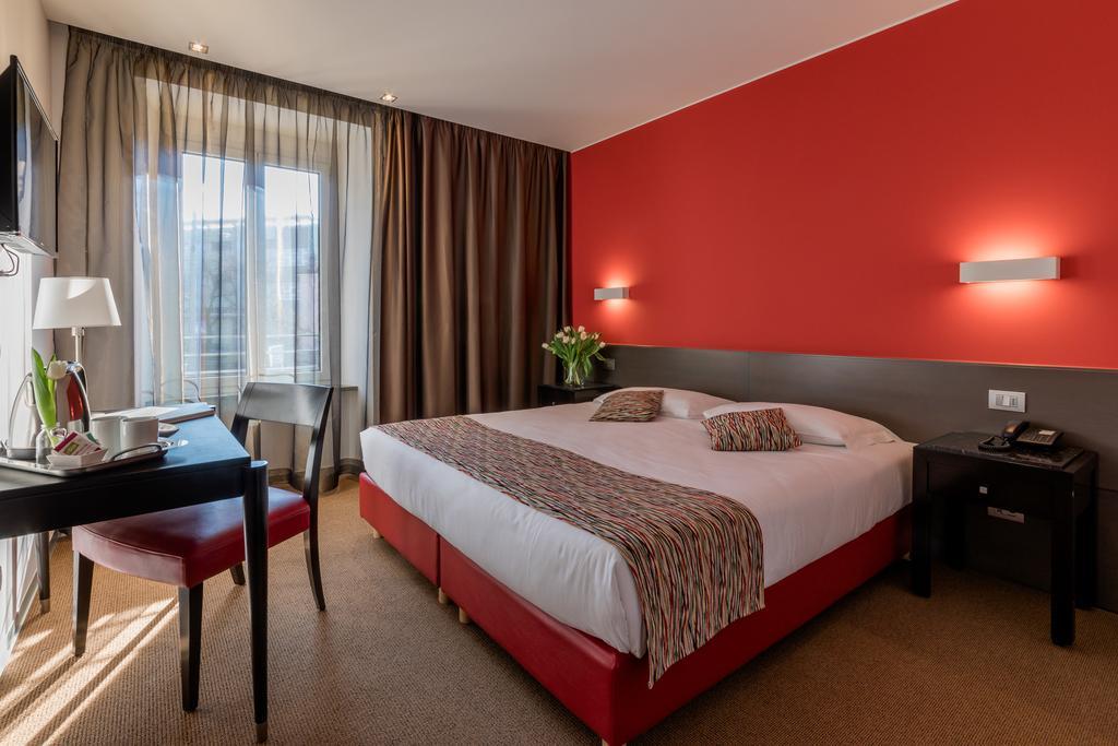 וילה אופיצ'ינה Hotel Valeria מראה חיצוני תמונה